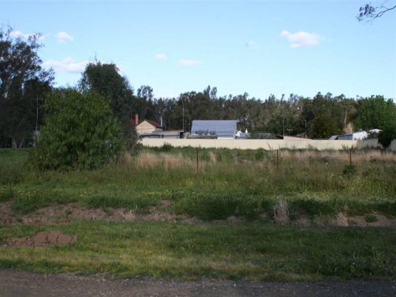 27 Hart Street, Rochester VIC 3561