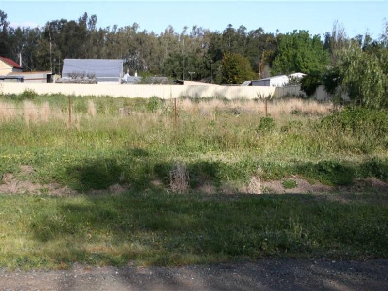 27 Hart Street, Rochester VIC 3561