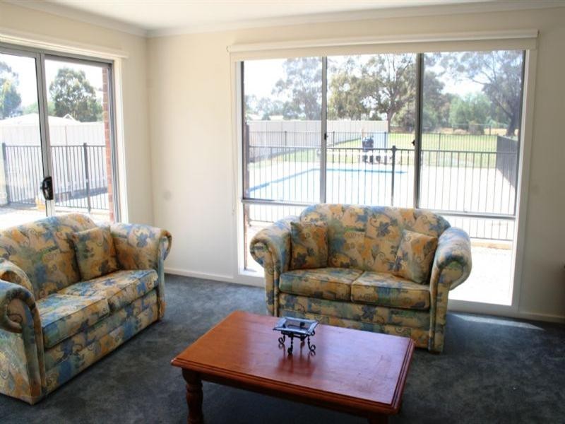 11 Francis Street, Rochester VIC 3561