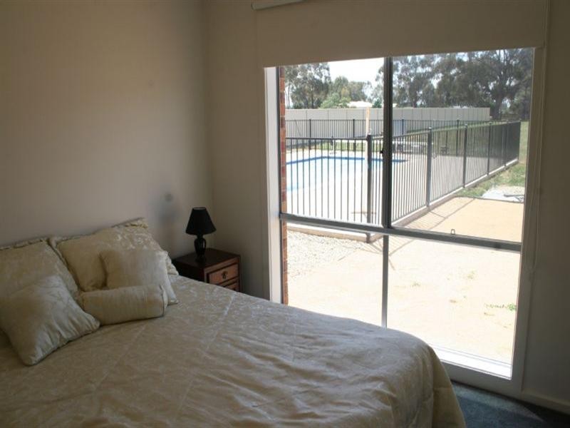 11 Francis Street, Rochester VIC 3561