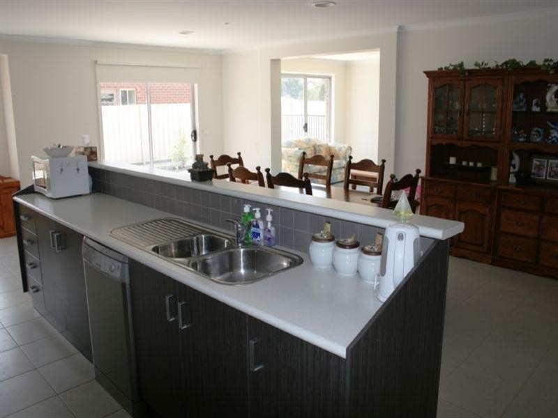 11 Francis Street, Rochester VIC 3561