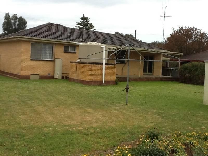 3 Fanning Street, Charlton VIC 3525