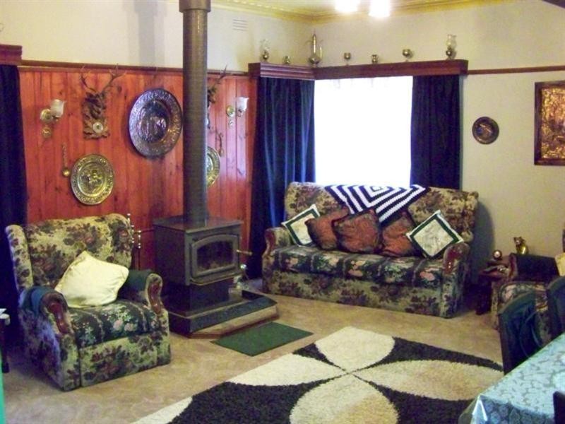 142 High Street, Wedderburn VIC 3518