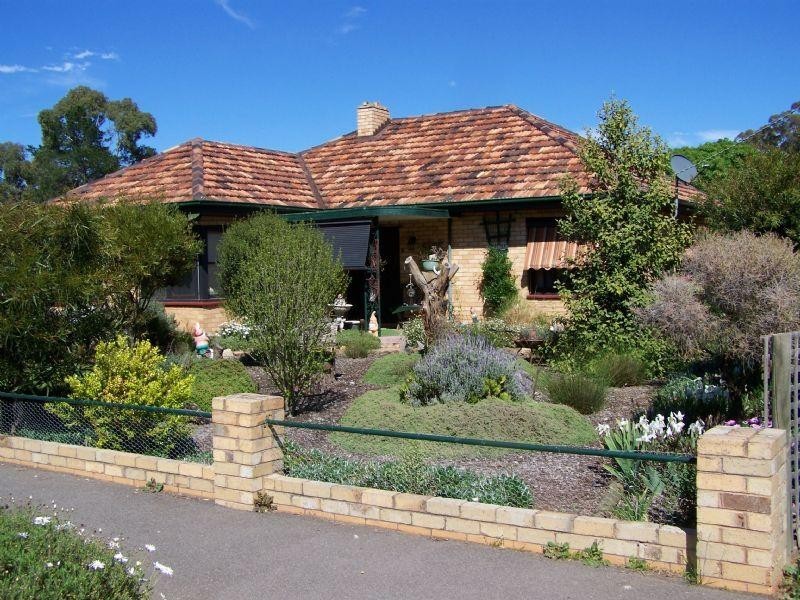 142 High Street, Wedderburn VIC 3518