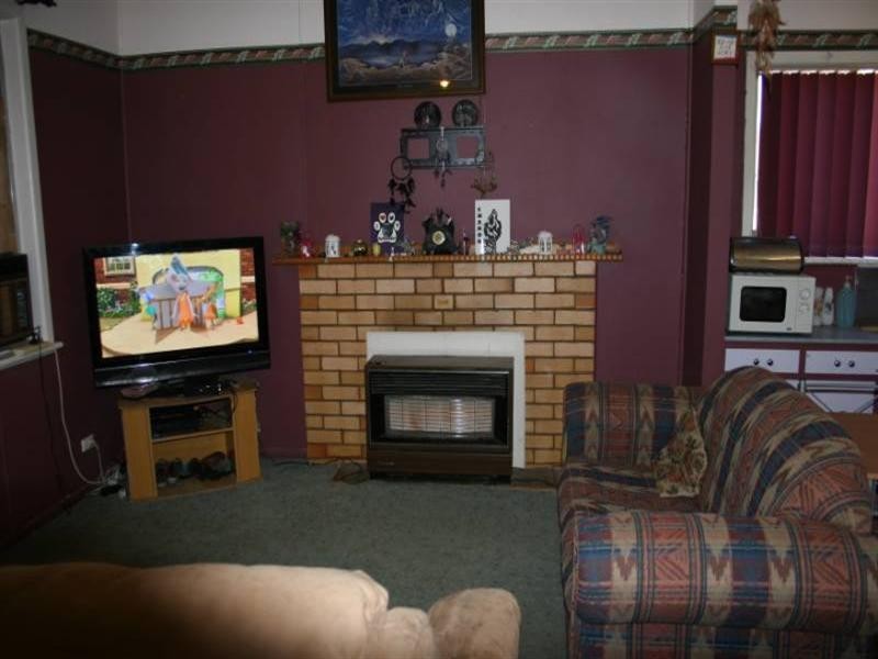 64 Baynes Street, Rochester VIC 3561