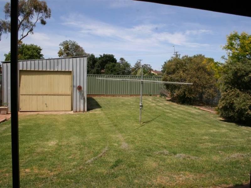 43 McKenzie, Rochester VIC 3561