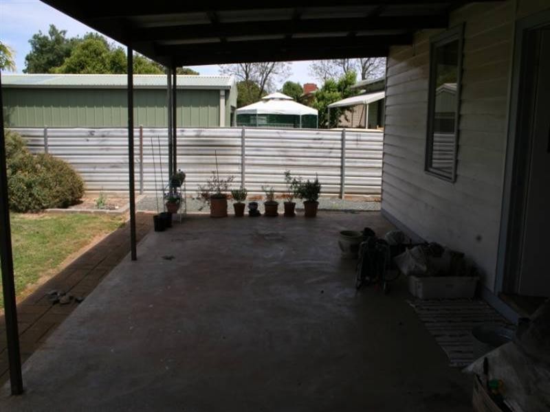 43 McKenzie, Rochester VIC 3561