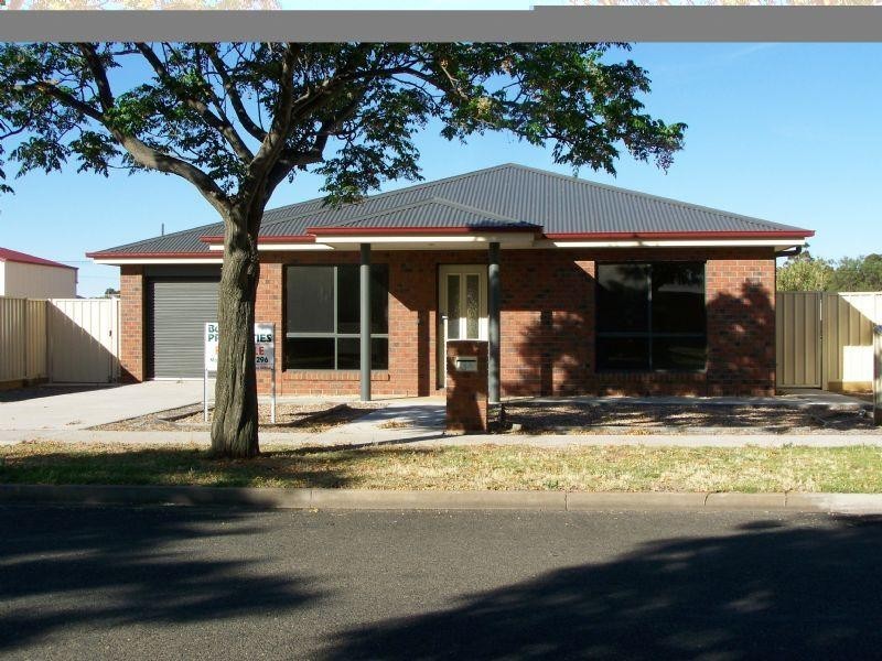 3a Walker Street, Donald VIC 3480