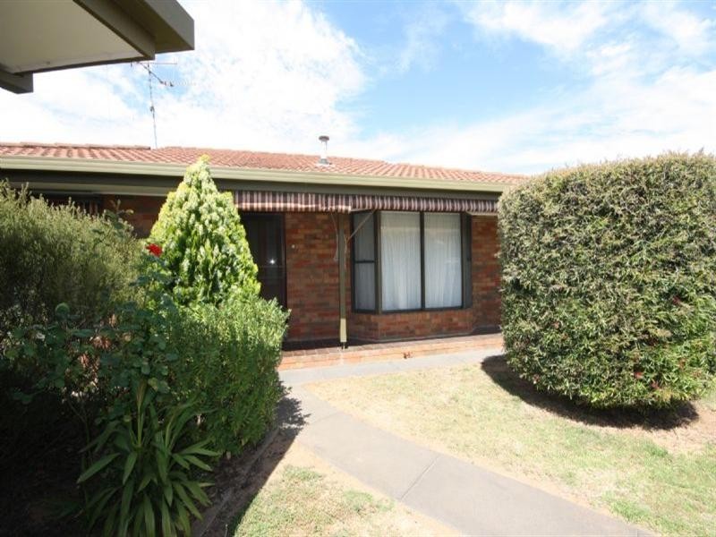 2/29 Mackay Street, Rochester VIC 3561