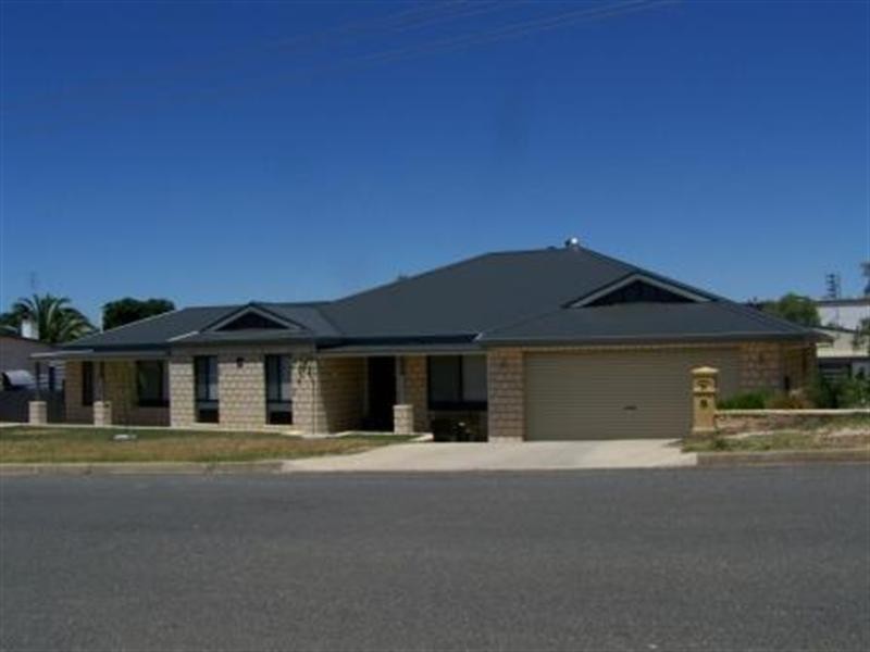 31 Canterbury Street, St Arnaud VIC 3478