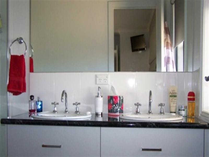 31 Canterbury Street, St Arnaud VIC 3478