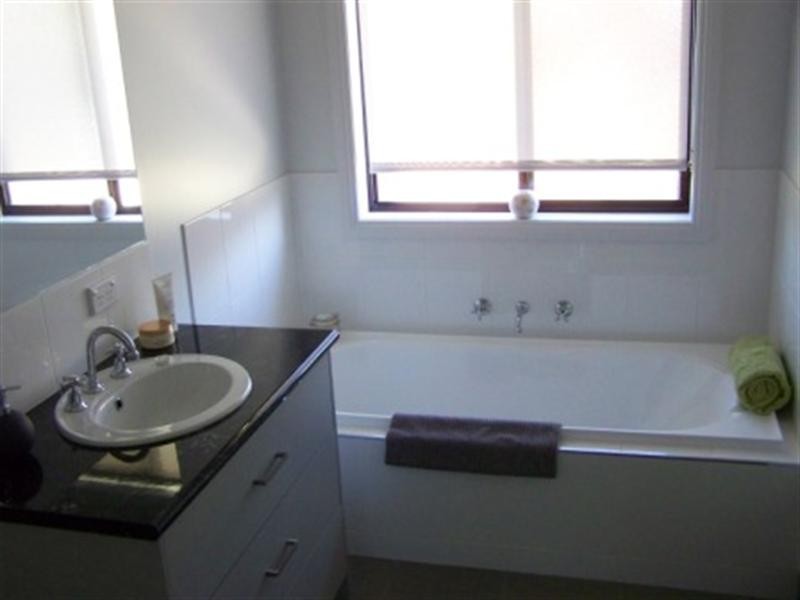 31 Canterbury Street, St Arnaud VIC 3478