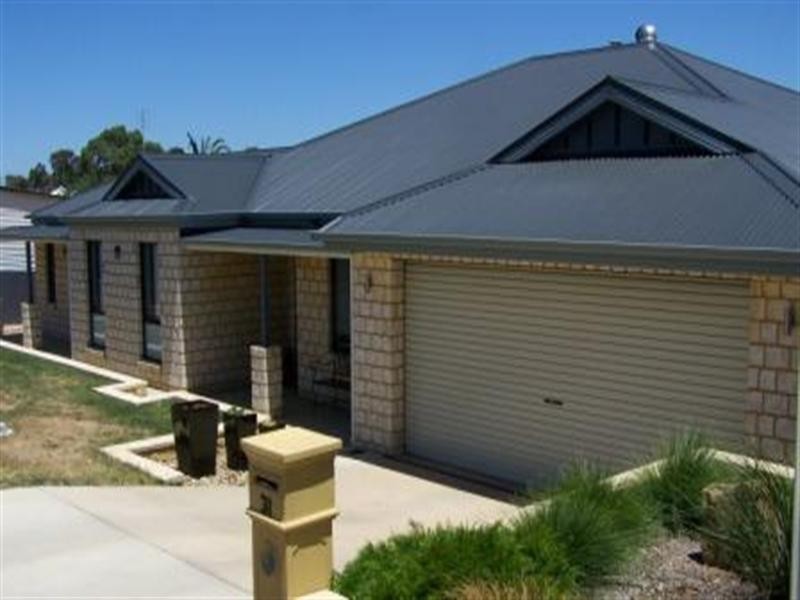 31 Canterbury Street, St Arnaud VIC 3478