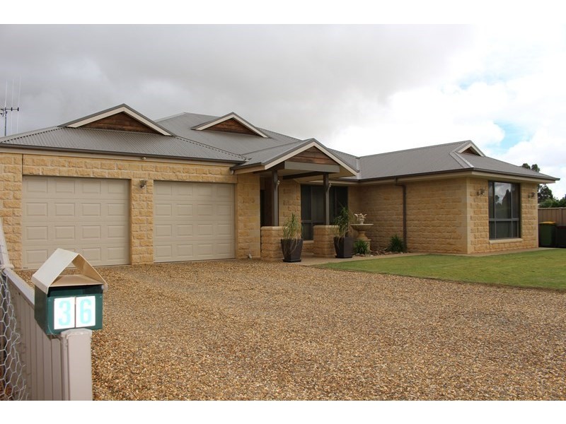 36 Cohen Street, Rochester VIC 3561