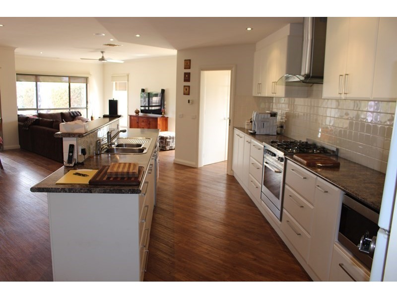 36 Cohen Street, Rochester VIC 3561