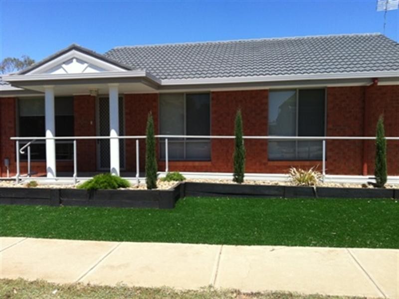 1/15 Dawson Street, Rochester VIC 3561