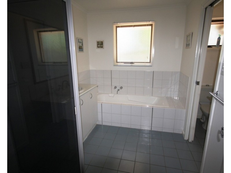25 Hotham Street, Rochester VIC 3561