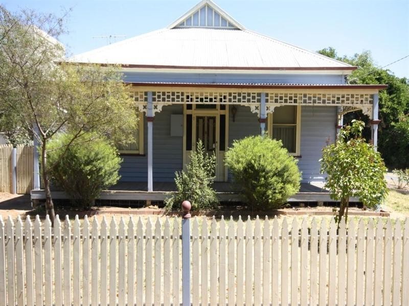 102 Mackay Street, Rochester VIC 3561