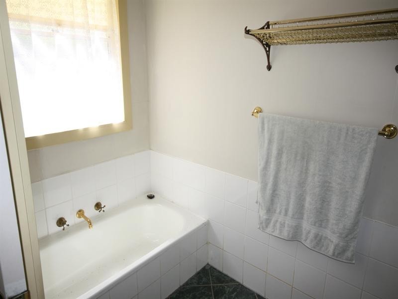 102 Mackay Street, Rochester VIC 3561