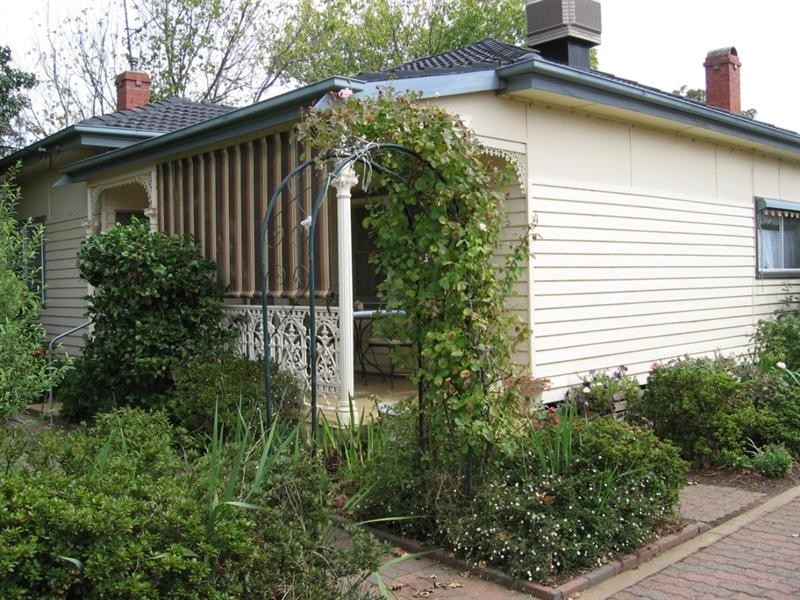 20 Mackay Street, Rochester VIC 3561