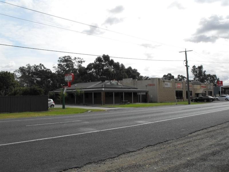 10 Moore Street, Rochester VIC 3561