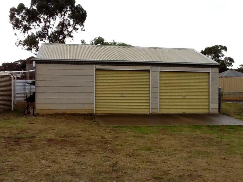 6 Dundas Street, St Arnaud VIC 3478