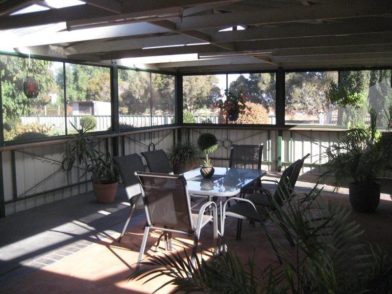 132 Railway Road, Rochester VIC 3561