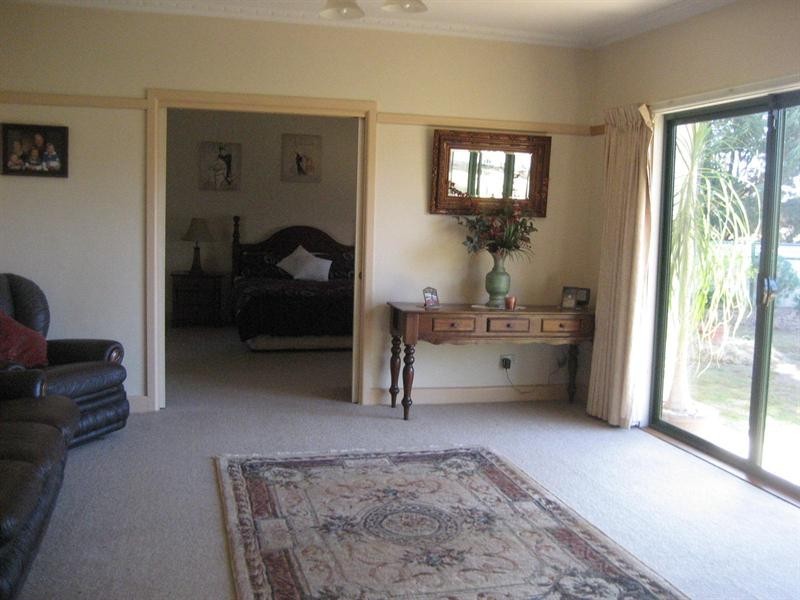 132 Railway Road, Rochester VIC 3561