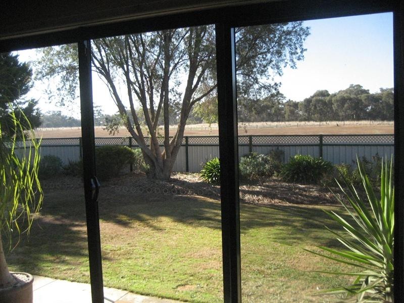 132 Railway Road, Rochester VIC 3561