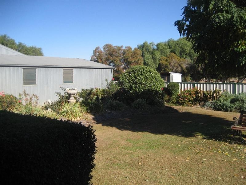 132 Railway Road, Rochester VIC 3561