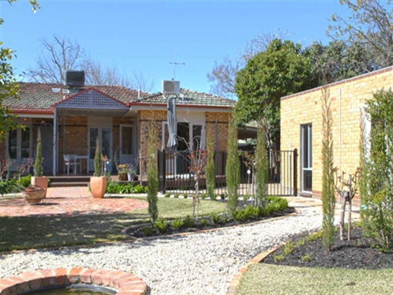 52 Victoria Street, Rochester VIC 3561