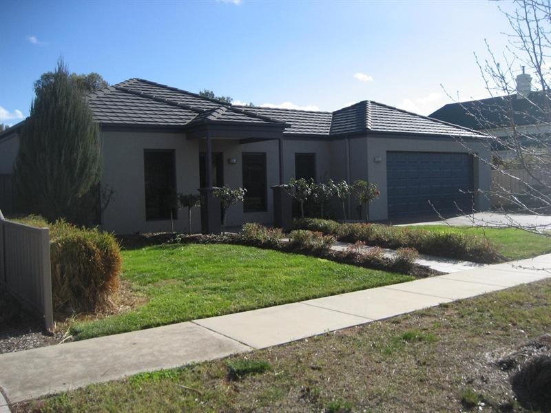 10 Queen Street, Rochester VIC 3561
