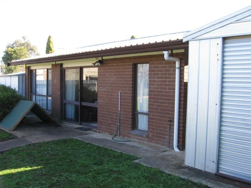 6 Wileman Street, Rochester VIC 3561