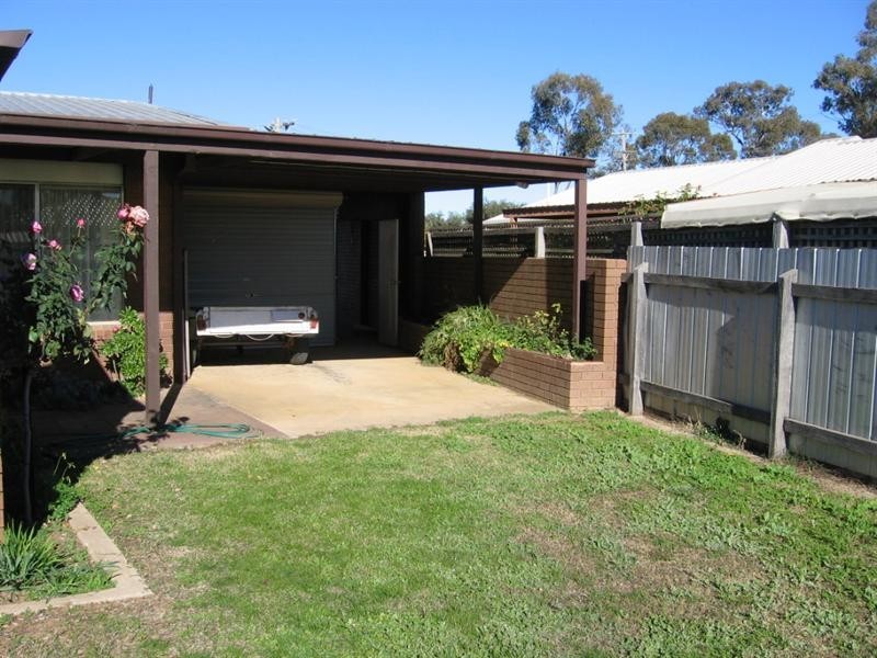6 Wileman Street, Rochester VIC 3561