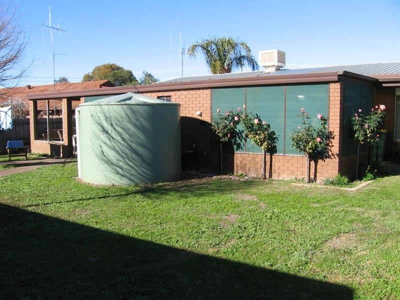 6 Wileman Street, Rochester VIC 3561