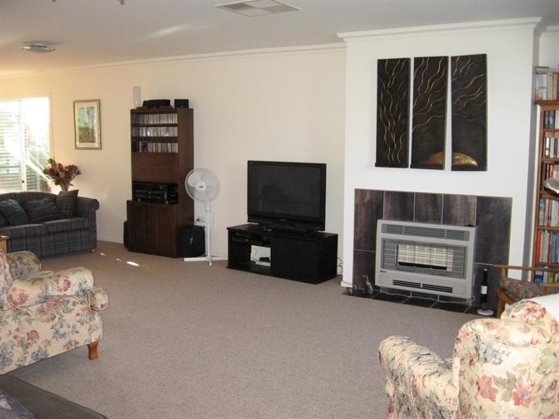 6 Wileman Street, Rochester VIC 3561