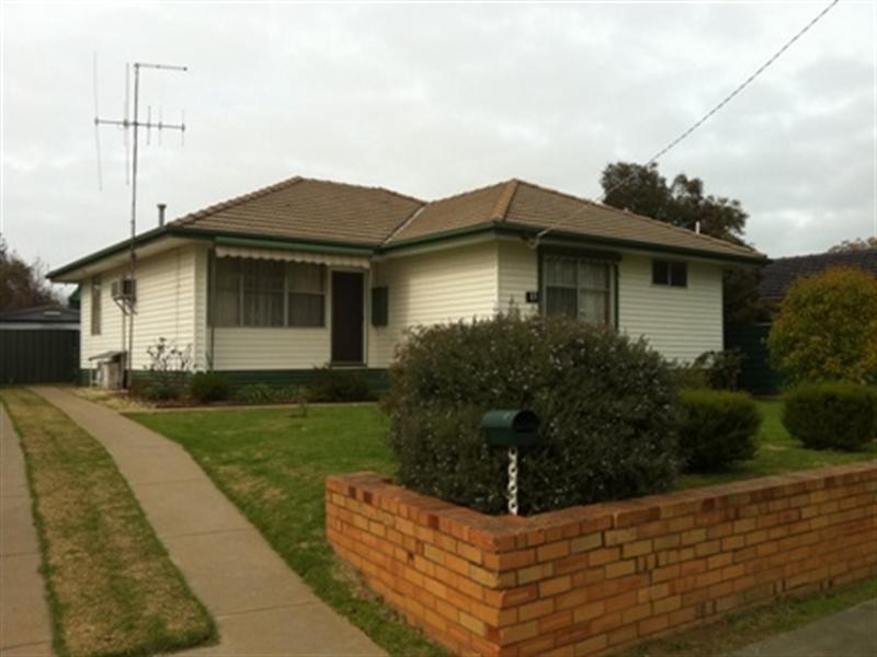 15 Hart Street, Rochester VIC 3561