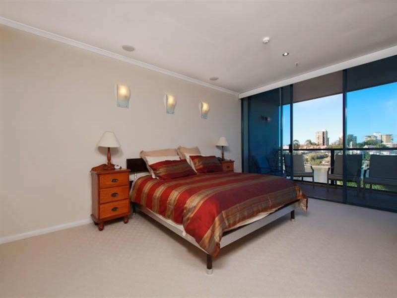 22/8 Goodwin Street, Kangaroo Point QLD 4169