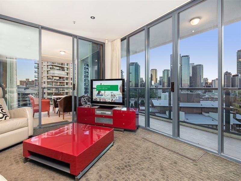 8 Goodwin Street, Kangaroo Point QLD 4169