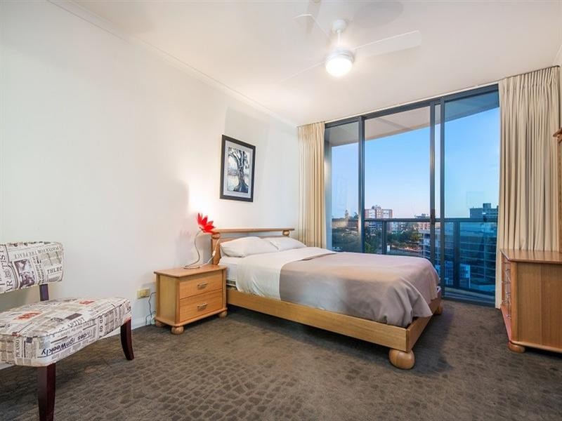 8 Goodwin Street, Kangaroo Point QLD 4169