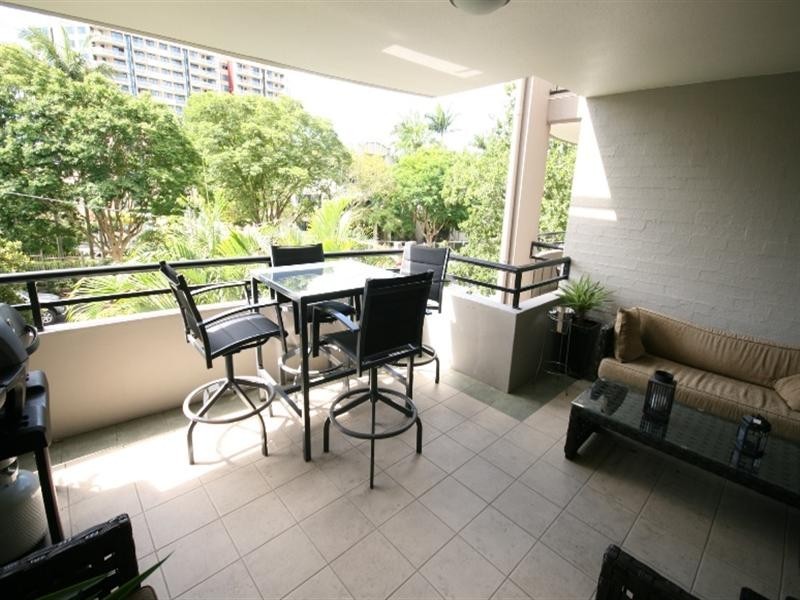 39 Cairns Street, Kangaroo Point QLD 4169