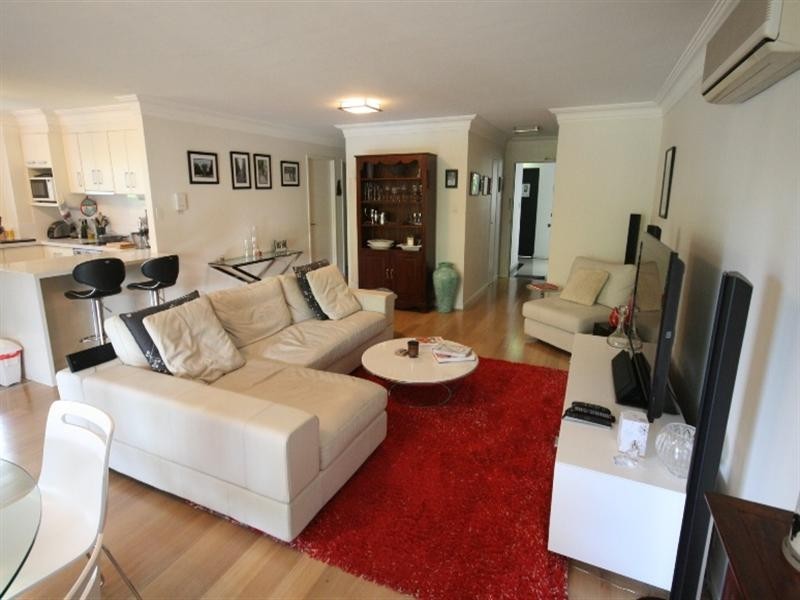 39 Cairns Street, Kangaroo Point QLD 4169