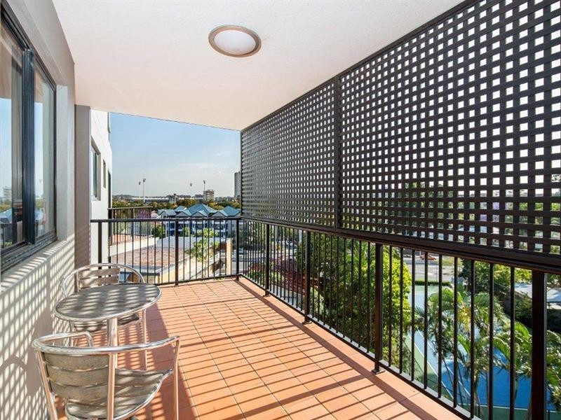 23/75 Thorn Street, Kangaroo Point QLD 4169