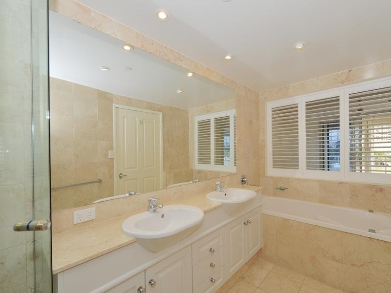 21 Pixley Street, Kangaroo Point QLD 4169