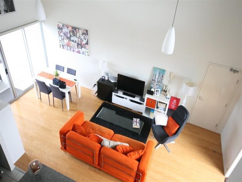 19 Thorn Street, Kangaroo Point QLD 4169