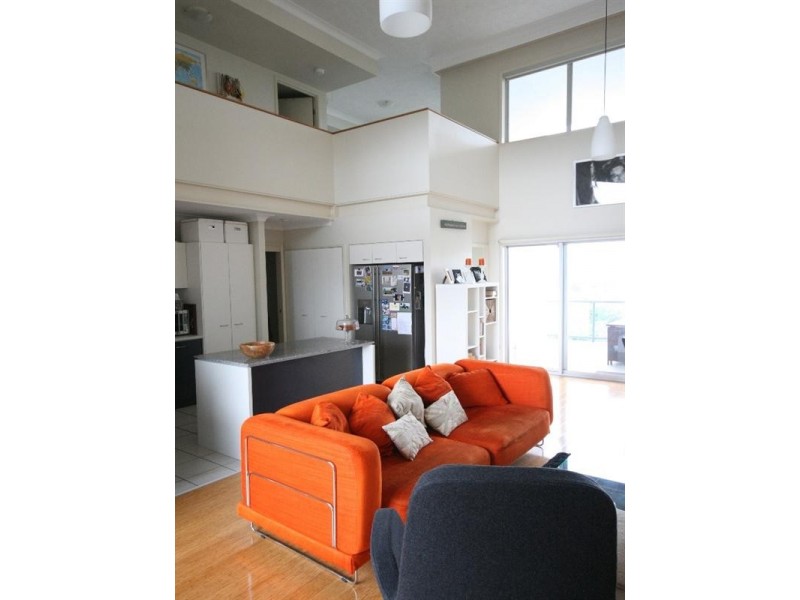 19 Thorn Street, Kangaroo Point QLD 4169