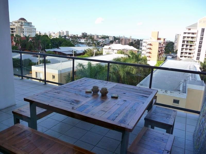 19 Thorn Street, Kangaroo Point QLD 4169