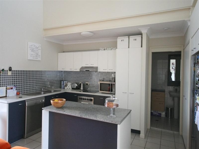 19 Thorn Street, Kangaroo Point QLD 4169