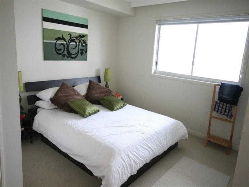 19 Thorn Street, Kangaroo Point QLD 4169