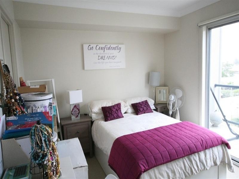 19 Thorn Street, Kangaroo Point QLD 4169